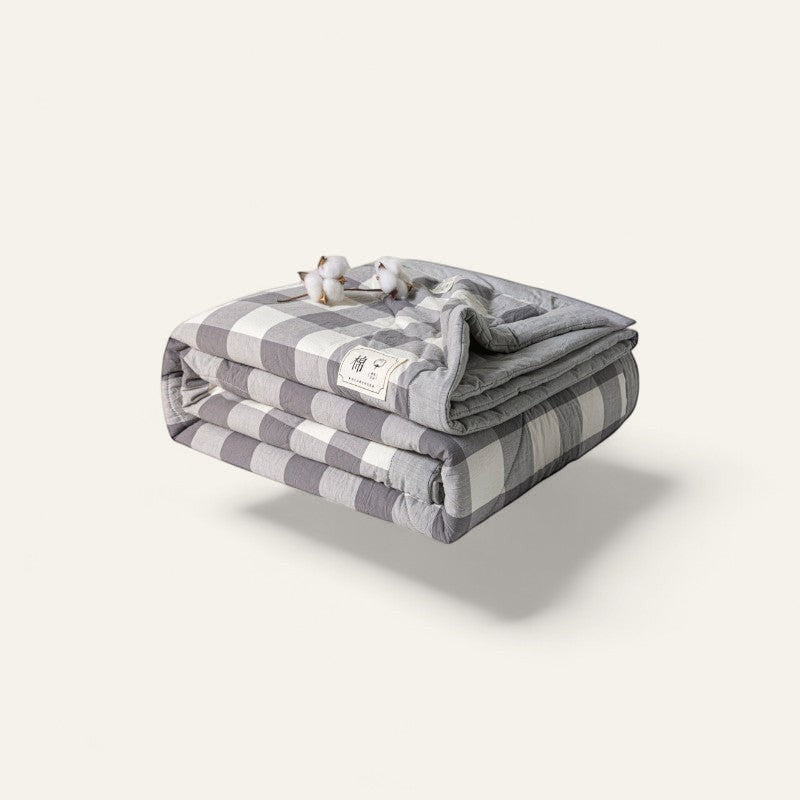 Driftward grey and white checkered cooling summer quilt made from Xinjiang cotton. Lightweight and breathable.